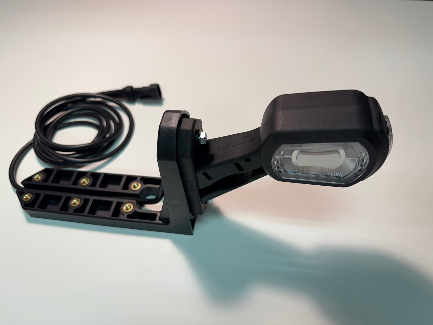LED Side Outline Marker Light Set x2 Left Right LDCC 2697 & LDCC 2696 durable trailer auxiliary marker light with cable and mounting bracket.