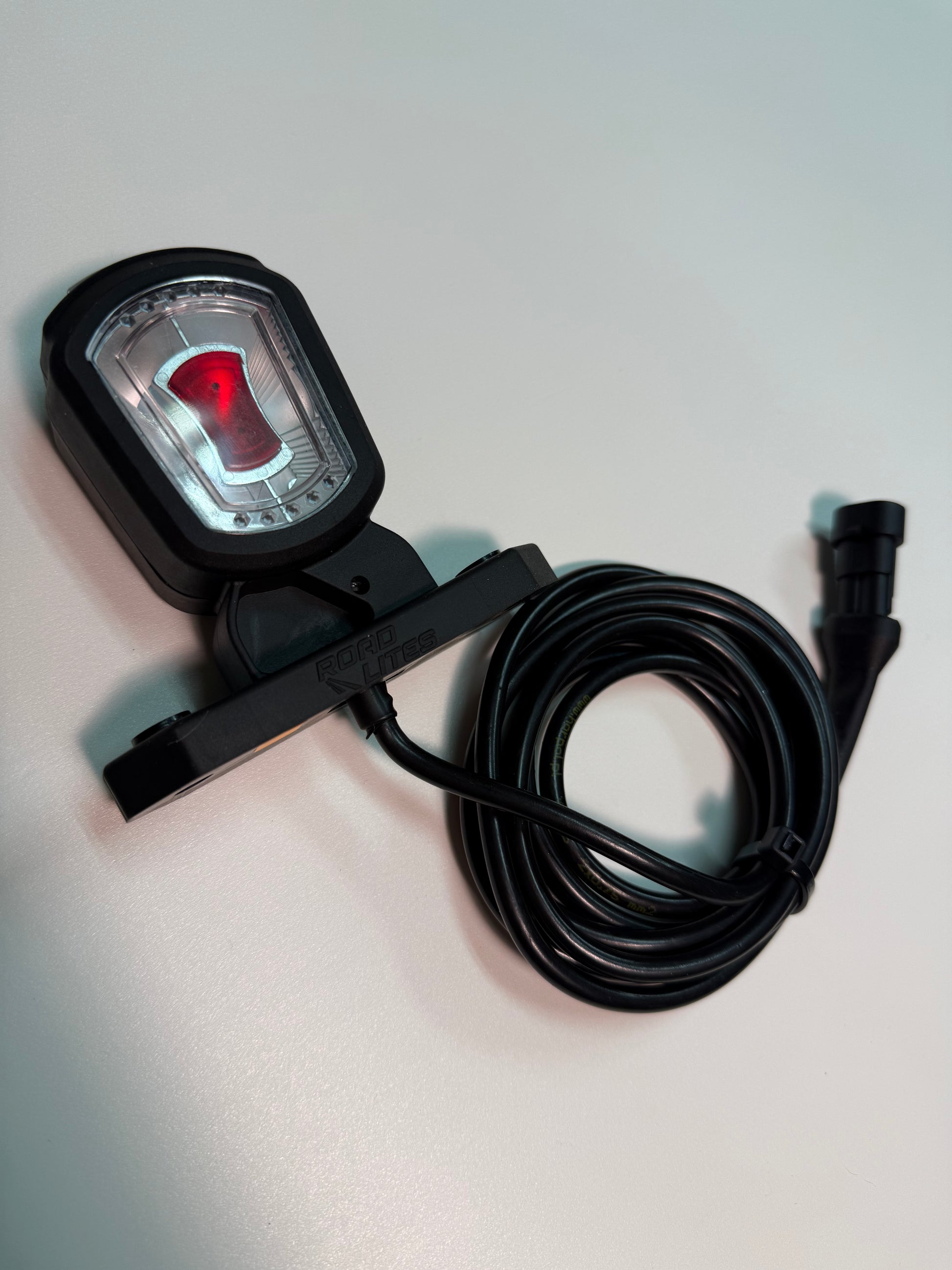 Short Arm LED Side Outline Marker Lamp Set LDCC 2776 & LDCC 2777 with 6FT cable for trailer safety.