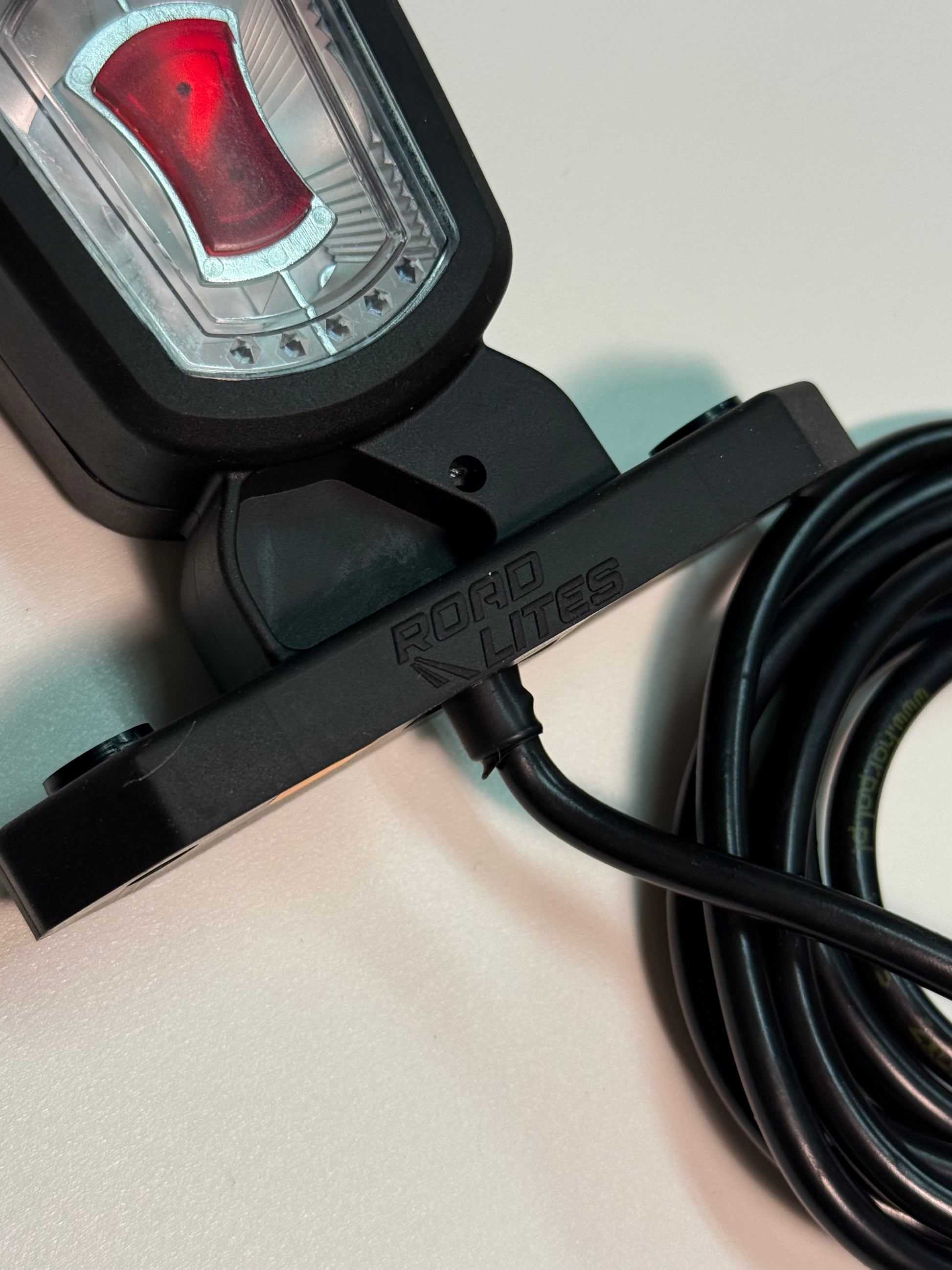 Short Arm LED Side Outline Marker Lamp Set LDCC 2776 & LDCC 2777 with red LED light and 6FT cable for vehicle safety.