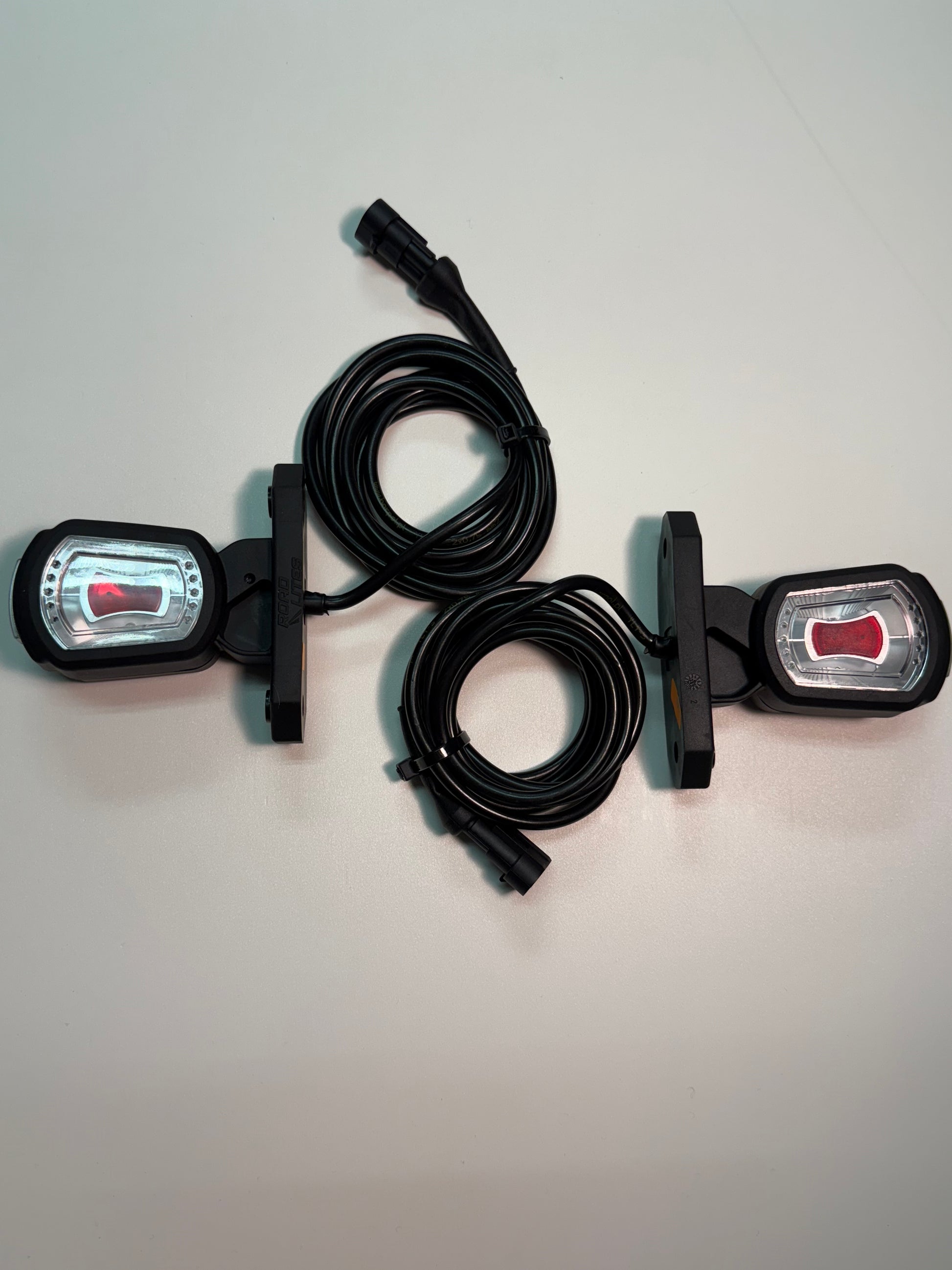 Short Arm LED Side Outline Marker Lamp Set LDCC 2776 & LDCC 2777 with cables for versatile vehicle lighting
