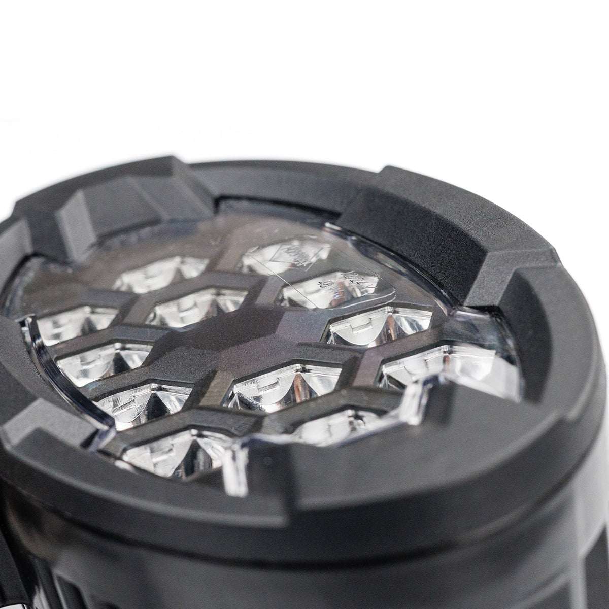 Work light RAPTOR (focused light, 5500 lm) LRD 3169 close-up of hexagonal LED lenses and rugged black housing detail